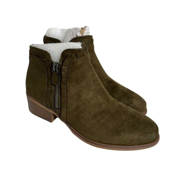 MIA Womens Mable Ruffle Olive Green Vegan Suede Ankle Booties Size  9 1/2W - Picture 1 of 8